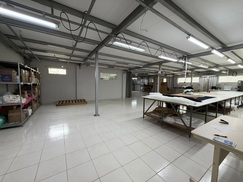 GALPÃO PARA LOCAÇÃO EM BAIRRO NOBRE,COM REFEITORIO EM BRUSQUE: 11ª foto da galeria de imagens do imóvel