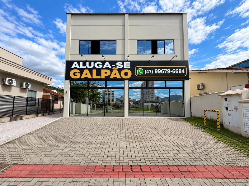 GALPÃO COMERCIAL(260m²)divididos em 2 pisos-Brusque: 1ª foto da galeria de imagens do imóvel