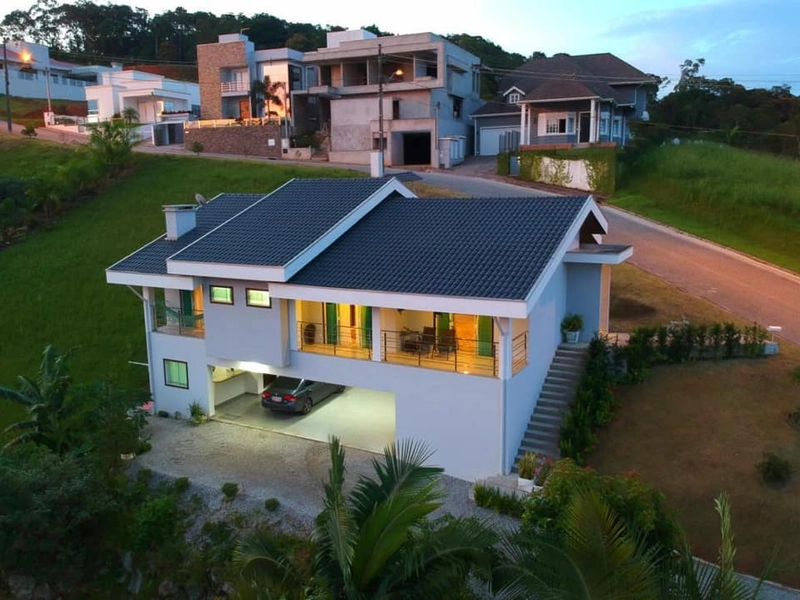 Casa com 4 quartos de alto padrão a venda em Guabiruba: 1ª foto da galeria de imagens do imóvel