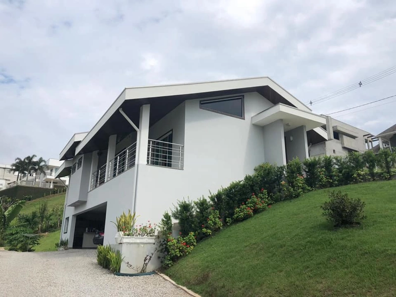 Casa com 4 quartos de alto padrão a venda em Guabiruba: 2ª foto da galeria de imagens do imóvel