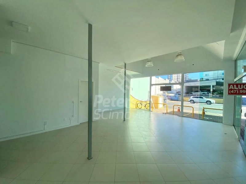 Sala com 130m2 para locação no Centro de Brusque-SC: 3ª foto da galeria de imagens do imóvel