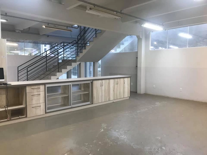 Galpão Industrial e comercial com casa de alto padrão a venda: 12ª foto da galeria de imagens do imóvel