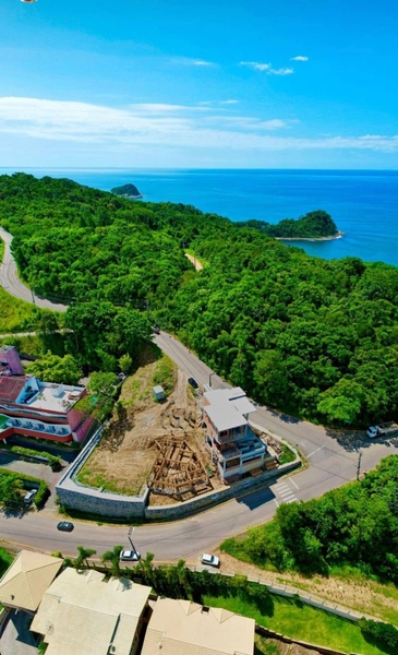 Casa de alto padrão com vista mar e 5 suítes a venda em Itapema-SC: 6ª foto da galeria de imagens do imóvel
