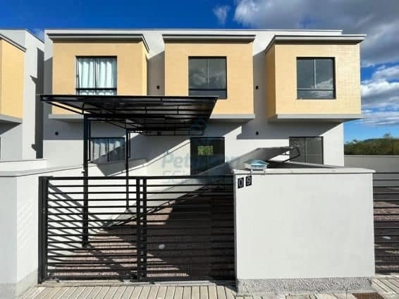Sobrado geminado a venda, casa com 2 quartos e 1 vaga de garagem: 1ª foto da galeria de imagens do imóvel