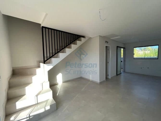 Sobrado geminado a venda, casa com 2 quartos e 1 vaga de garagem: 3ª foto da galeria de imagens do imóvel