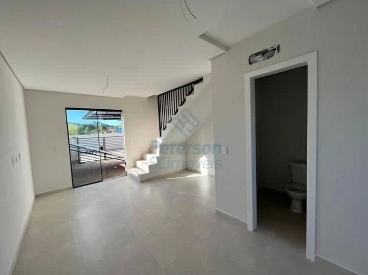 Sobrado geminado a venda, casa com 2 quartos e 1 vaga de garagem: 2ª foto da galeria de imagens do imóvel