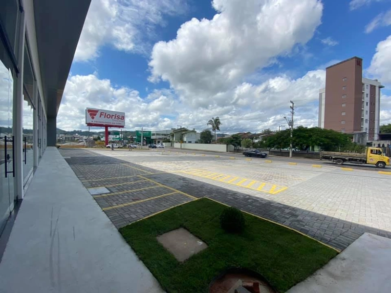 Salas Comerciais para Locação na Rodovia Ivo Silveira, Bairro Steffen: 8ª foto da galeria de imagens do imóvel