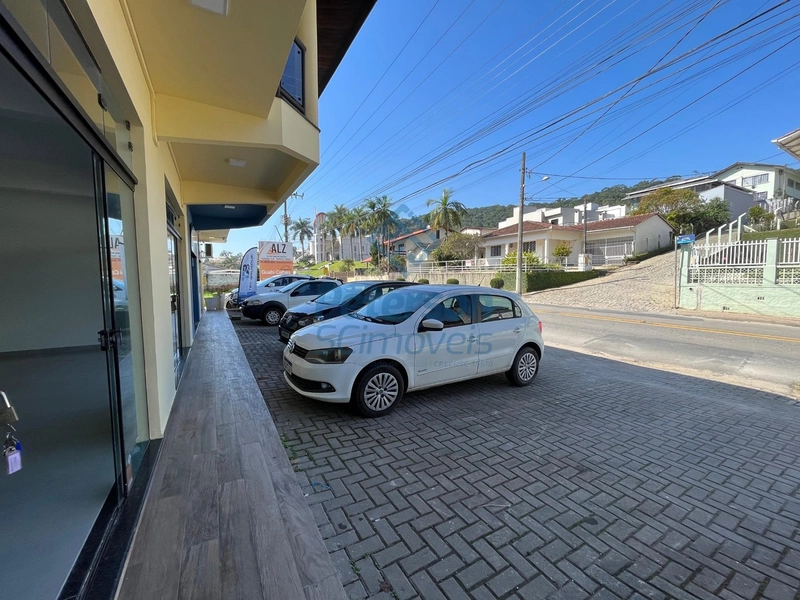 Sala comercial de frente para geral do Bairro Guarani para locação: 2ª foto da galeria de imagens do imóvel