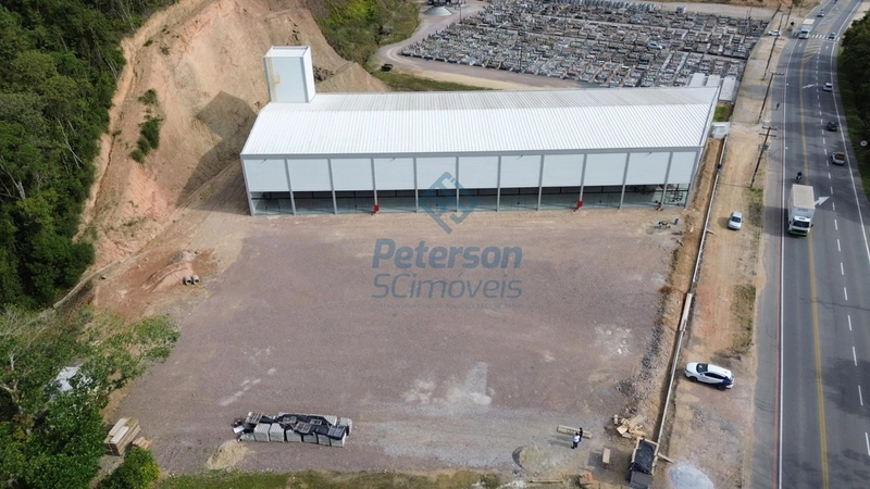 Galpão comercial com 2.200m2 próximo a Fip para locação em Brusque: 1ª foto da galeria de imagens do imóvel