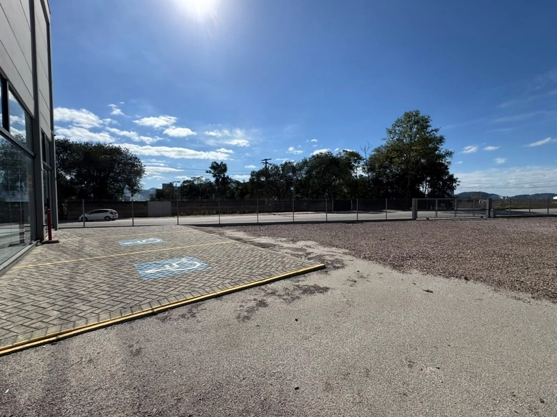 Galpão comercial com 2.200m2 próximo a Fip para locação em Brusque: 11ª foto da galeria de imagens do imóvel
