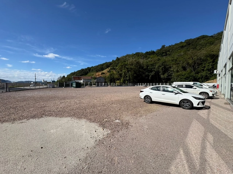 Galpão comercial com 2.200m2 próximo a Fip para locação em Brusque: 12ª foto da galeria de imagens do imóvel