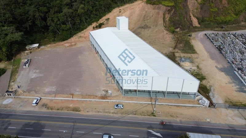 Galpão comercial com 2.200m2 próximo a Fip para locação em Brusque: 2ª foto da galeria de imagens do imóvel