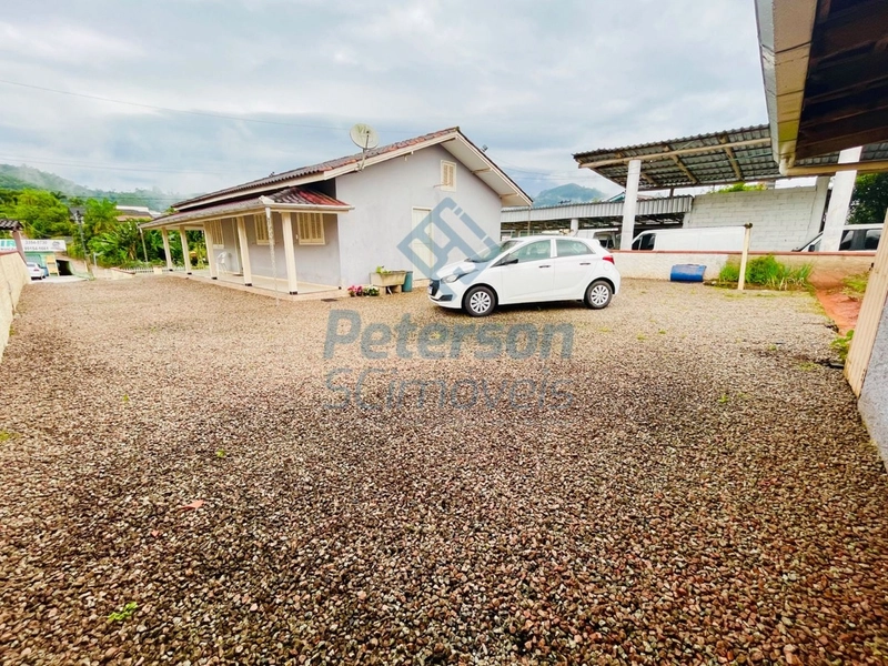 Casa com amplo terreno no Lageado Baixo em Guabiruba: 4ª foto da galeria de imagens do imóvel