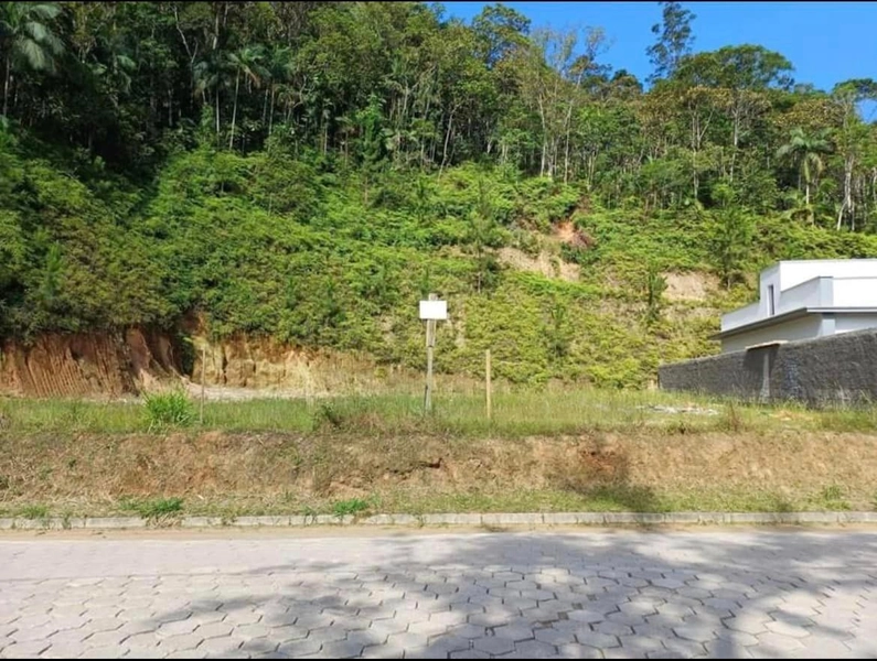Terreno plano para venda no Bairro Aymore na cidade de Guabiruba-SC: 1ª foto da galeria de imagens do imóvel