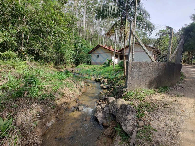 Chácara com riacho, casa e lagoas no Cedro Grande em Brusque: 2ª foto da galeria de imagens do imóvel