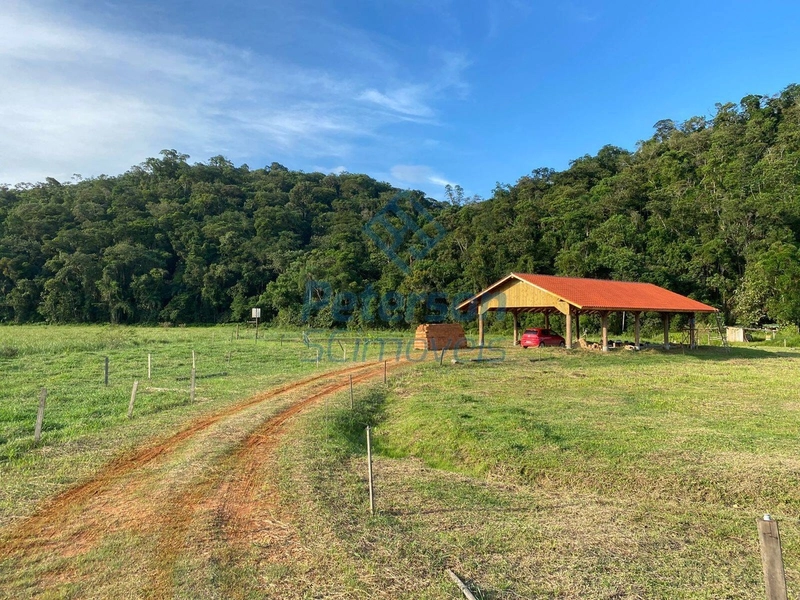 Linda área com rancho localizado no bairro Laranjeiras em Itajaí.: 3ª foto da galeria de imagens do imóvel