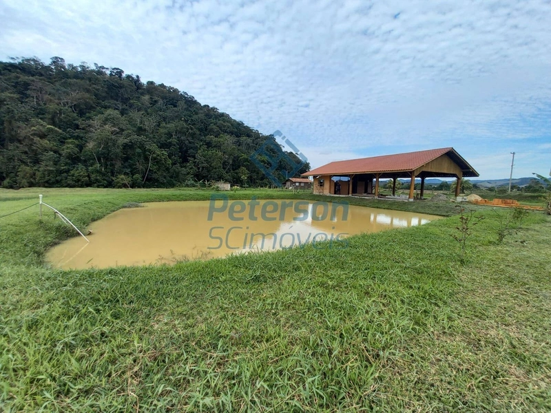 Linda área com rancho localizado no bairro Laranjeiras em Itajaí.: 4ª foto da galeria de imagens do imóvel