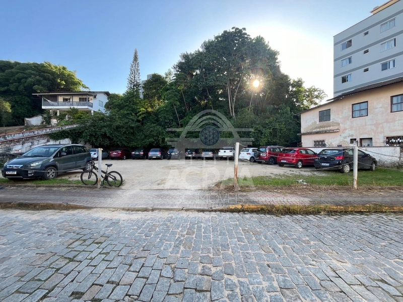 Terreno plano com 654m2 para venda no Centro de Brusque-SC: 1ª foto da galeria de imagens do imóvel