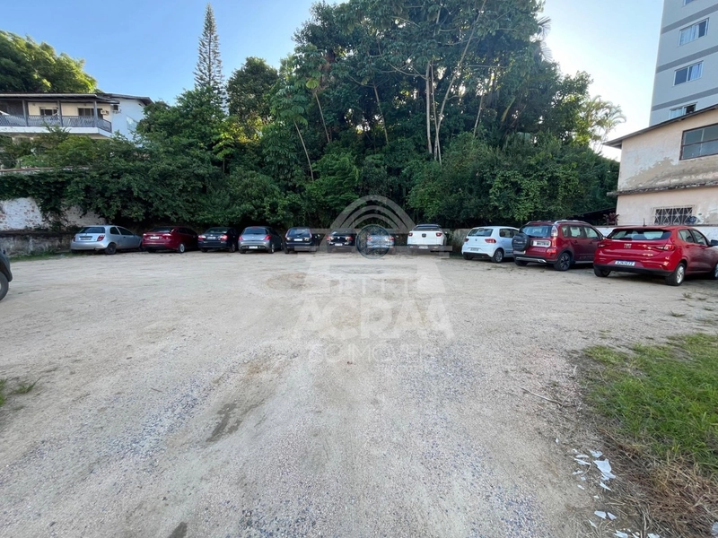 Terreno plano com 654m2 para venda no Centro de Brusque-SC: 3ª foto da galeria de imagens do imóvel