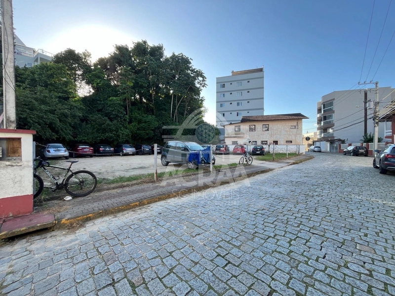 Terreno plano com 654m2 para venda no Centro de Brusque-SC: 2ª foto da galeria de imagens do imóvel