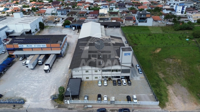 Galpão comercial industrial para venda as margens da Rod Antônio Heil: 1ª foto da galeria de imagens do imóvel