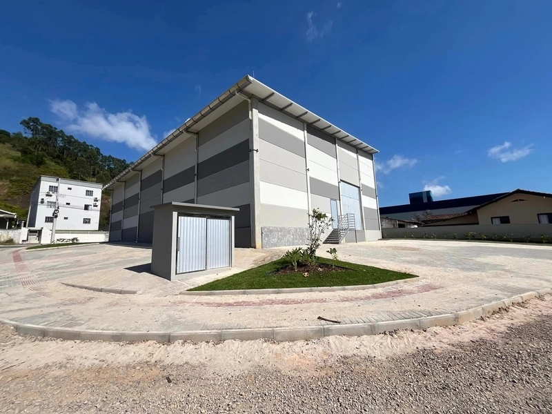 Galpão novo com 600m2 com doca para locação em Brusque-SC: 7ª foto da galeria de imagens do imóvel