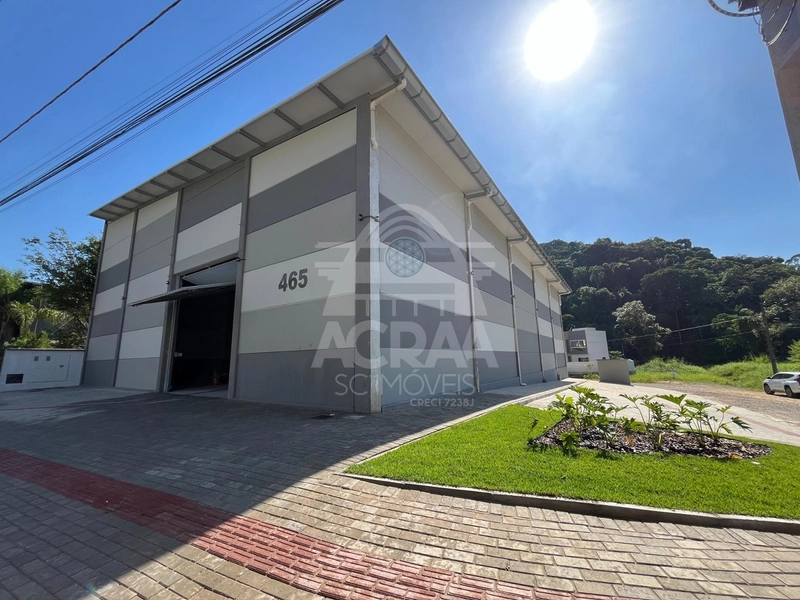 Galpão novo com 600m2 com doca para locação em Brusque-SC: 1ª foto da galeria de imagens do imóvel