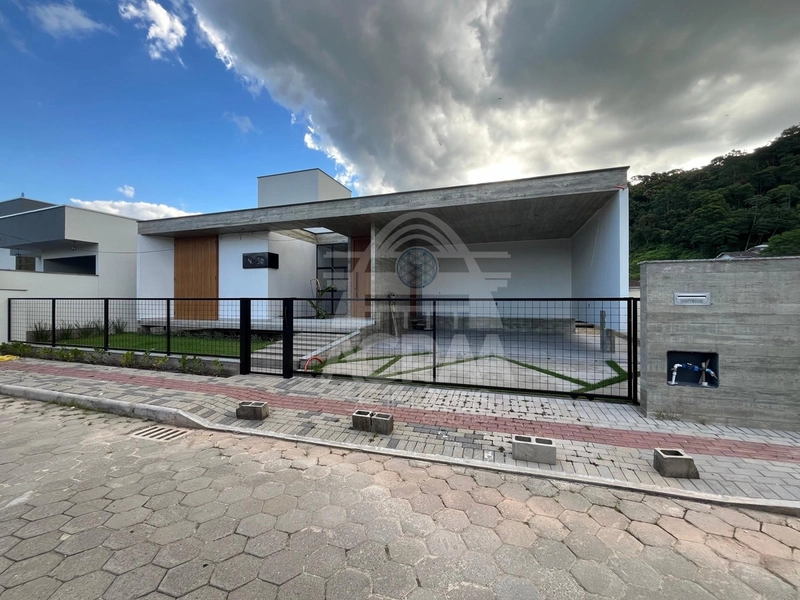 Casa nova com 3 quartos, piscina e área de festas na Guabiruba: 2ª foto da galeria de imagens do imóvel