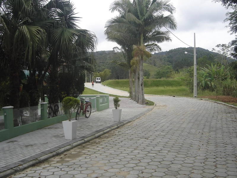 Vende Terreno Na Guabiruba Sul Com 610 m²: 3ª foto da galeria de imagens do imóvel