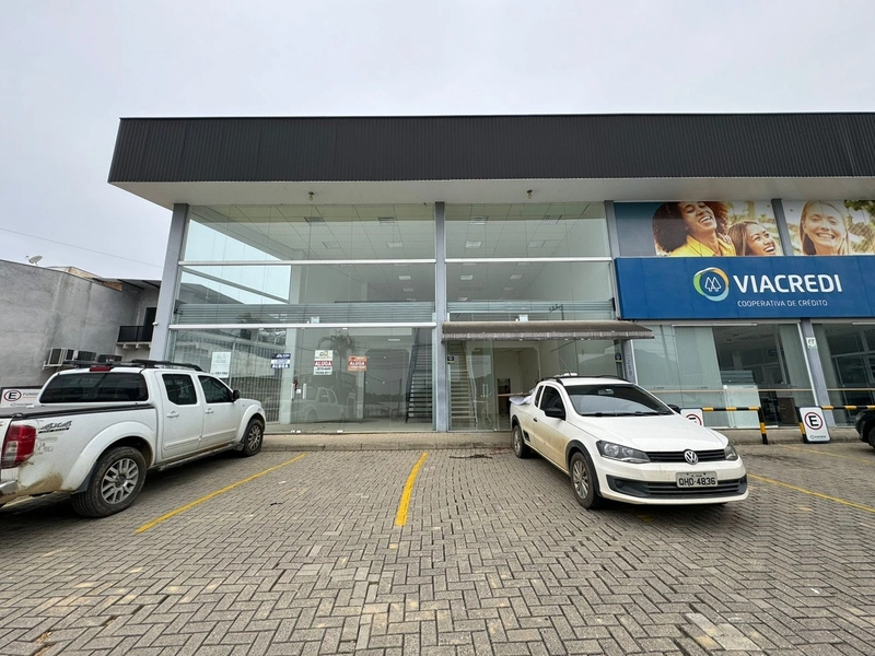 Sala comercial para locação de frente para Rod. Antonio Heil, Brusque: 1ª foto da galeria de imagens do imóvel