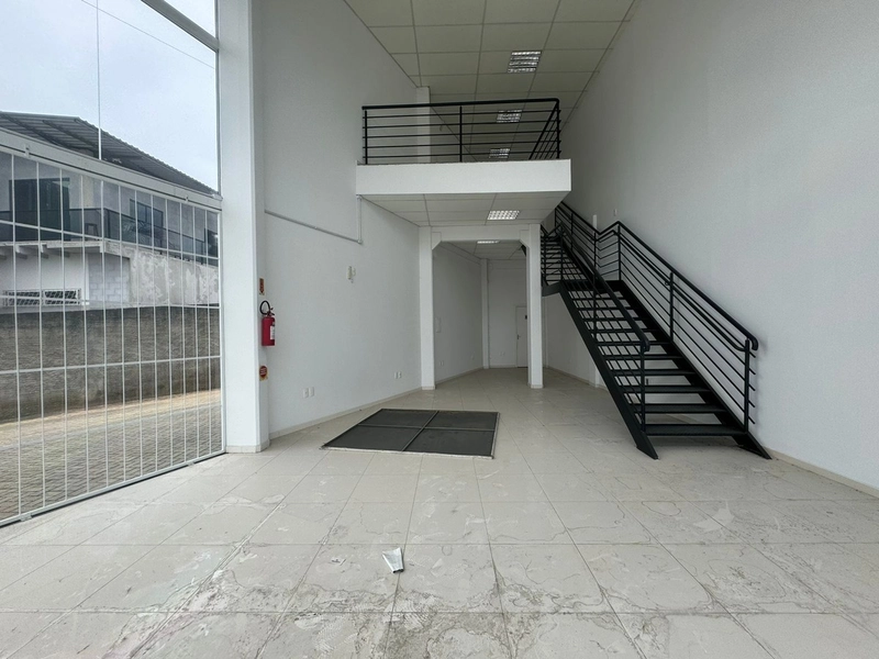 Sala comercial para locação de frente para Rod. Antonio Heil, Brusque: 2ª foto da galeria de imagens do imóvel