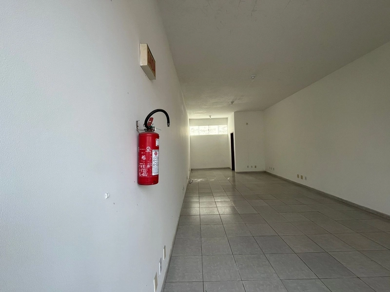 Sala comercial para alugar de frente para geral no bairro Guarani: 2ª foto da galeria de imagens do imóvel