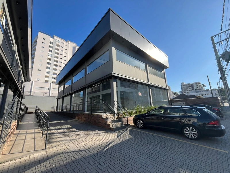 Sala comercial no centro de Brusque: 2ª foto da galeria de imagens do imóvel
