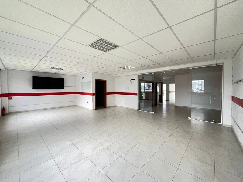 Sala comercial no centro de Brusque: 3ª foto da galeria de imagens do imóvel