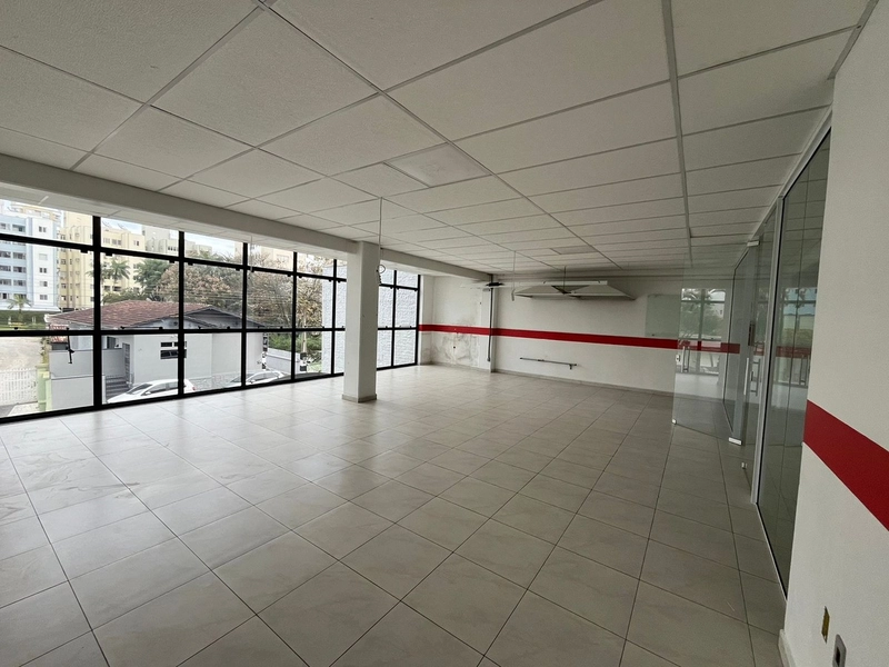 Sala comercial no centro de Brusque: 4ª foto da galeria de imagens do imóvel
