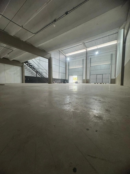 Galpão com 370m²com amplo pátio para locação em Brusque - SC: 9ª foto da galeria de imagens do imóvel