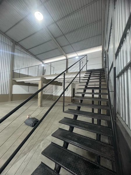 Galpão com 370m²com amplo pátio para locação em Brusque - SC: 8ª foto da galeria de imagens do imóvel