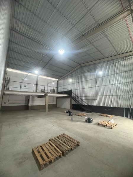 Galpão com 370m²com amplo pátio para locação em Brusque - SC: 4ª foto da galeria de imagens do imóvel