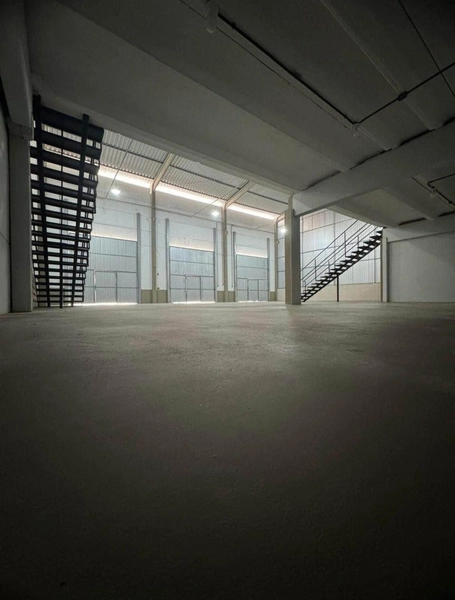 Galpão com 370m2 com amplo pátio para locação em Brusque - SC: 4ª foto da galeria de imagens do imóvel