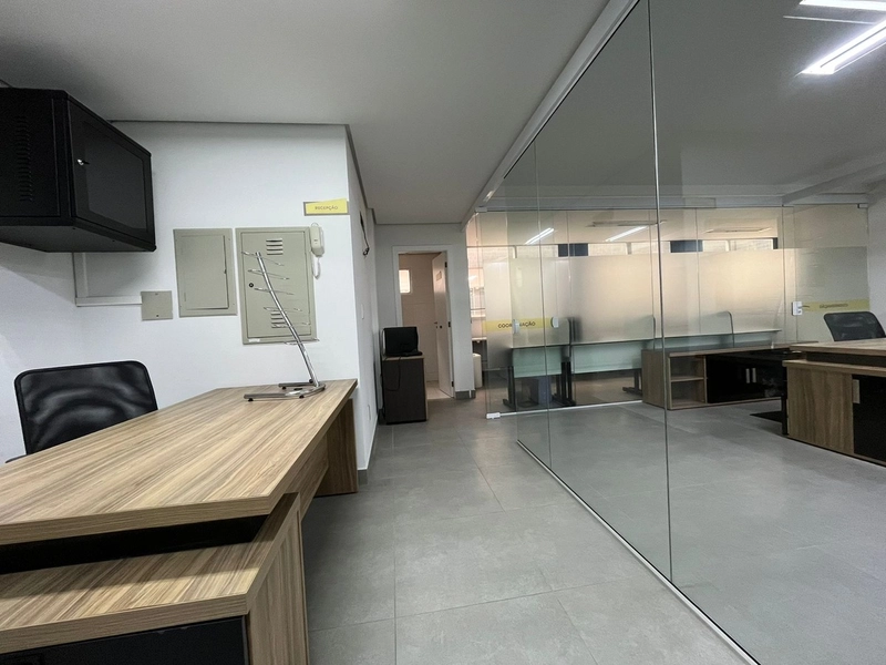 Sala comercial com 150m2 para locação no Centro de Brusque - SC: 1ª foto da galeria de imagens do imóvel