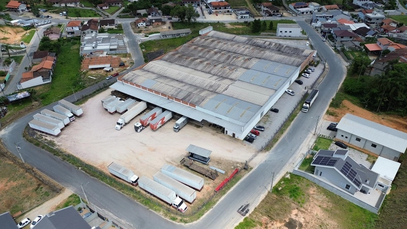 Galpão logístico pronto com 1.000m2 para locação em Gaspar: 3ª foto da galeria de imagens do imóvel