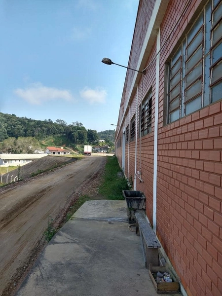 Galpão logístico pronto com 1.000m2 para locação em Gaspar: 9ª foto da galeria de imagens do imóvel