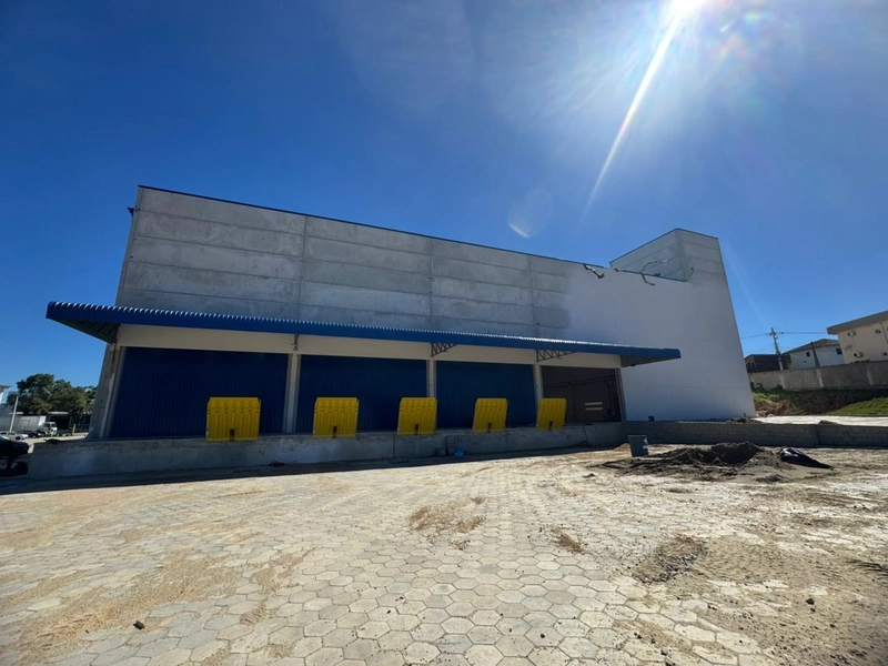 Em Ilhota,Galpão para locação com Docas,fale conosco !: 3ª foto da galeria de imagens do imóvel