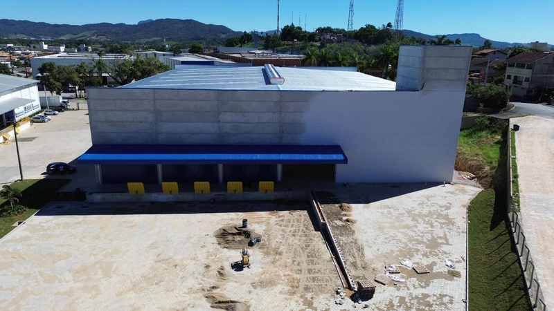 Em Ilhota,Galpão para locação com Docas,fale conosco !: 4ª foto da galeria de imagens do imóvel