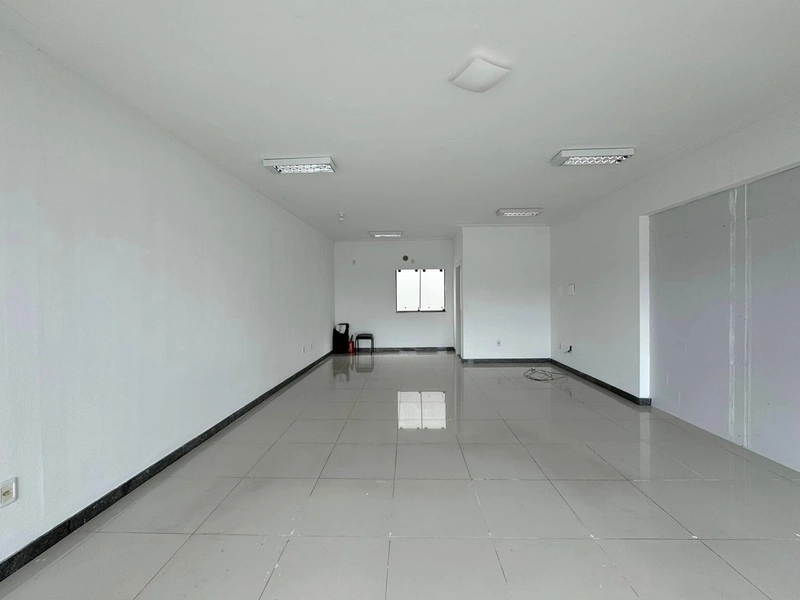 Sala comercial com 45m2 para locação no Bairro Santa Rita em Brusque: 2ª foto da galeria de imagens do imóvel