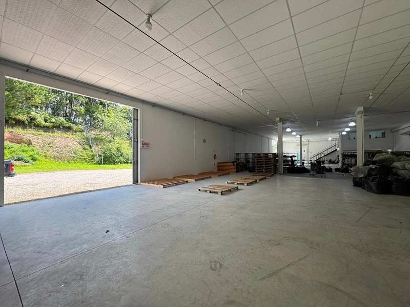 Galpão com 750m2 para locação no Bairro Óleo Grande em Gaspar - SC: 5ª foto da galeria de imagens do imóvel