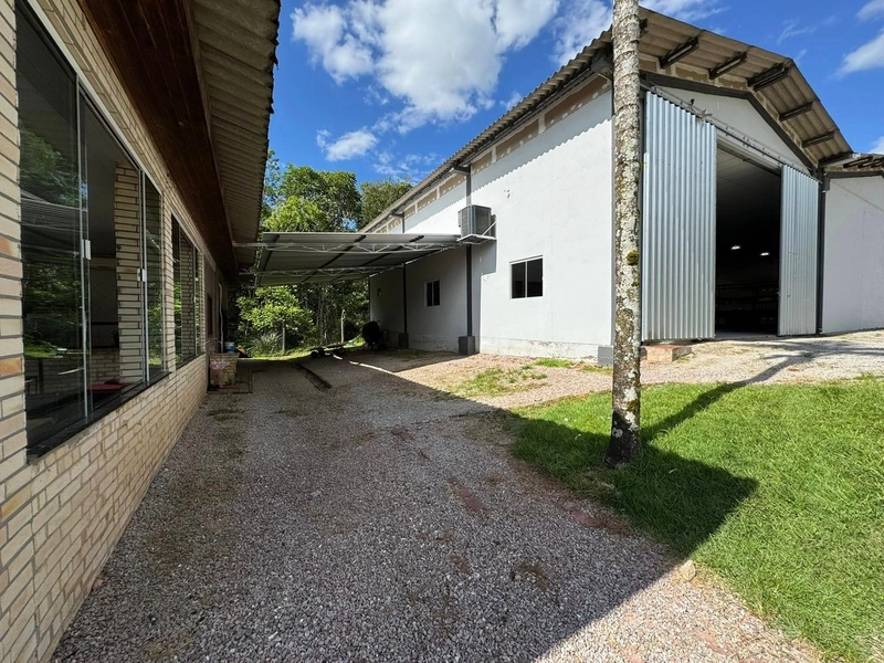 Galpão com 750m2 para locação no Bairro Óleo Grande em Gaspar - SC: 19ª foto da galeria de imagens do imóvel