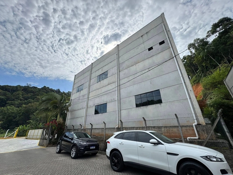 Galpão com 340m2 para locação na cidade de Brusque - SC: 2ª foto da galeria de imagens do imóvel