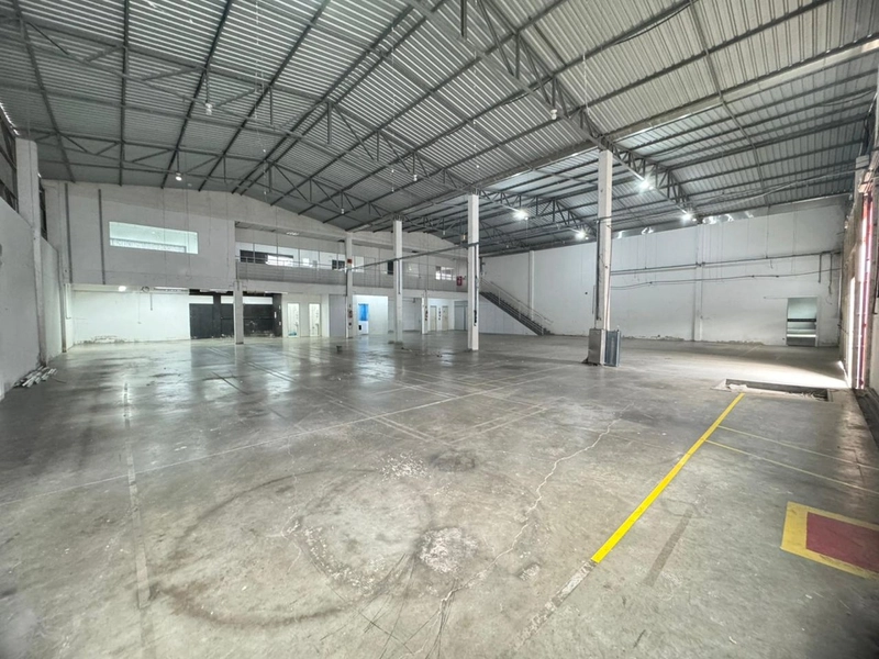 GALPÃO COMERCIAL EXCELENTE ESPAÇO(750m²) ,com escritório!: 6ª foto da galeria de imagens do imóvel