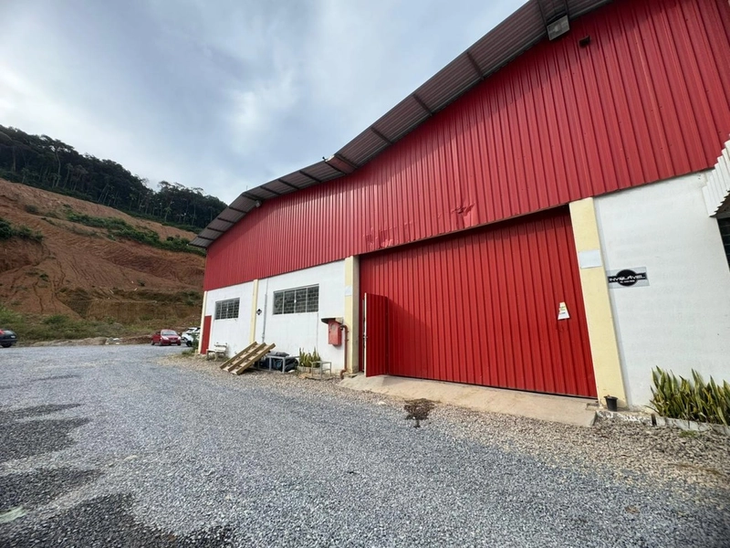 GALPÃO COMERCIAL EXCELENTE ESPAÇO(750m²) ,com escritório!: 4ª foto da galeria de imagens do imóvel